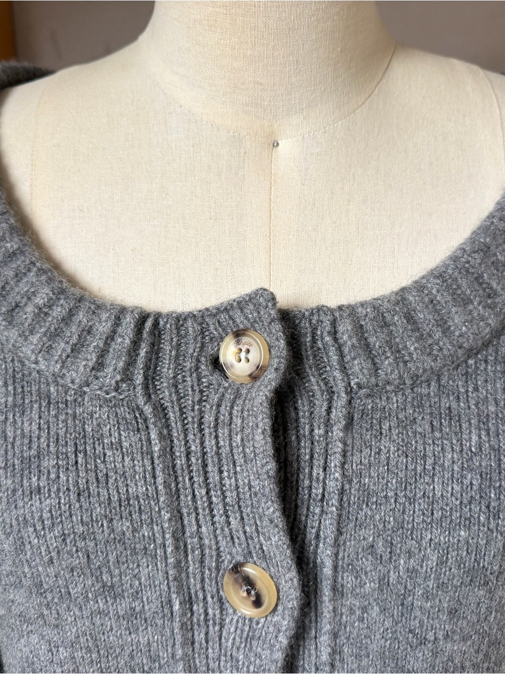 $2150 Khaite Caro Cashmere Cardigan in Gray - Size XL - Picture 4 of 15